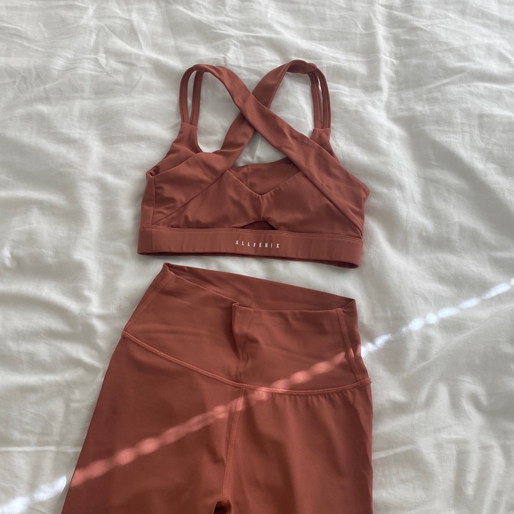 NWOT ALLFENIX BURNT ORANGE WORK OUT FITTING BRA & LEGGING